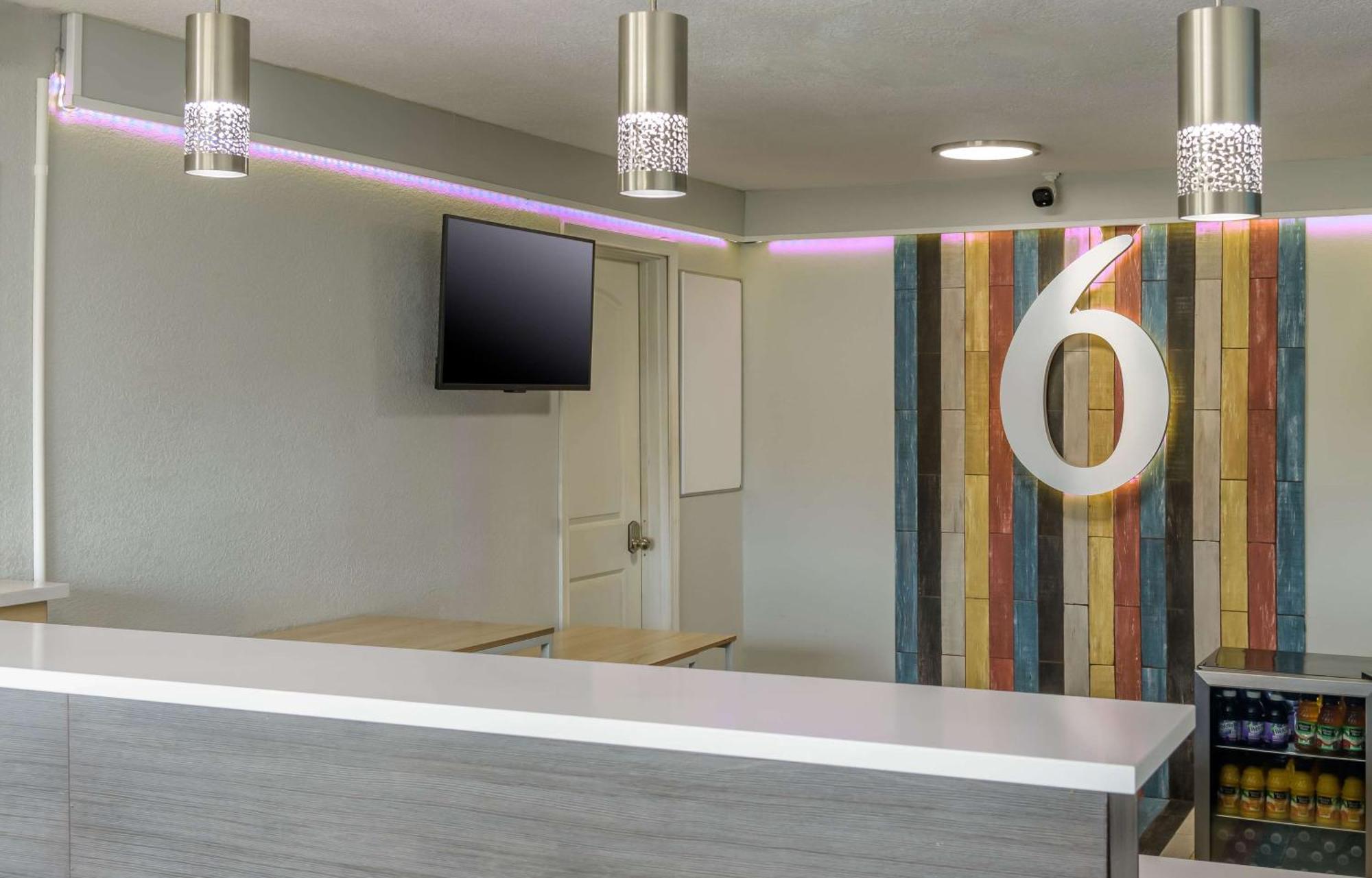 Home 6 Motel โทพิกา ภายนอก รูปภาพ