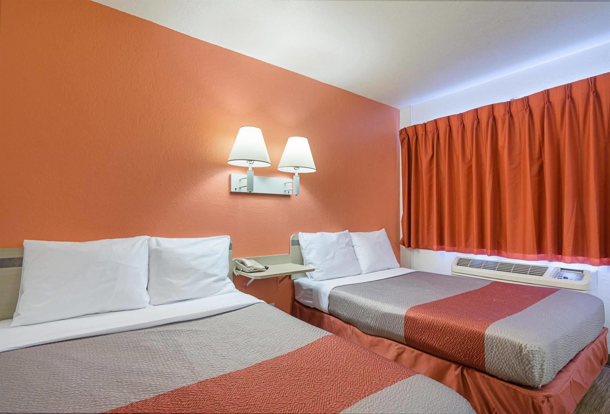 Home 6 Motel โทพิกา ภายนอก รูปภาพ