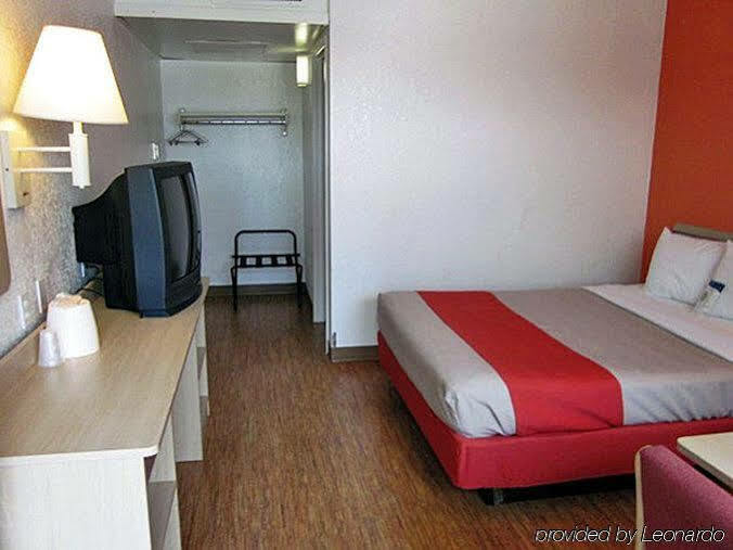 Home 6 Motel โทพิกา ภายนอก รูปภาพ